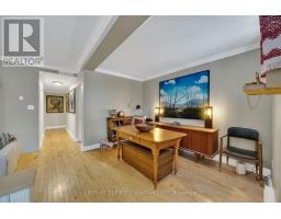 202 - 275 QUEENS AVENUE - 16