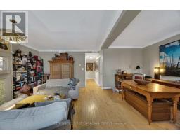 202 - 275 QUEENS AVENUE - 21