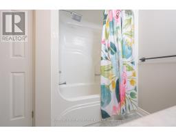 28 - 40 QUINELLA DRIVE - 32