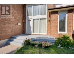 26 GRASMERE CRESCENT - 10