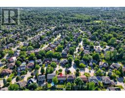 26 GRASMERE CRESCENT - 9