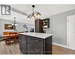 65 WELLINGTON STREET - 11