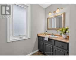 65 WELLINGTON STREET - 25