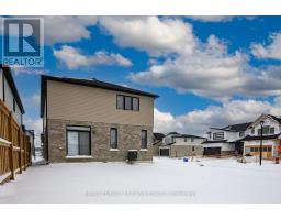 1566 WRIGHT CRESCENT - 35