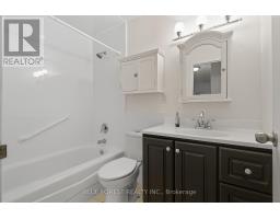 4 - 665 WONDERLAND ROAD S - 17