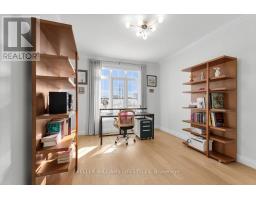 956 EAGLETRACE DRIVE - 30