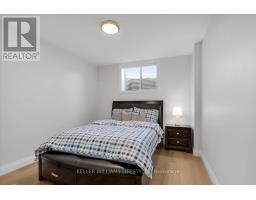 956 EAGLETRACE DRIVE - 40