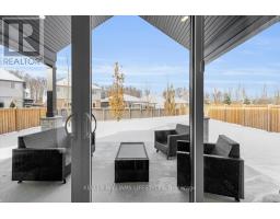 956 EAGLETRACE DRIVE - 45