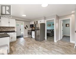 6 WEYMOUTH DRIVE - 17