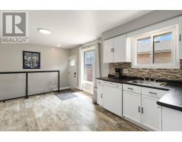 6 WEYMOUTH DRIVE - 21