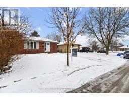 6 WEYMOUTH DRIVE - 4