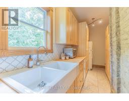 283 HASTINGS STREET - 10