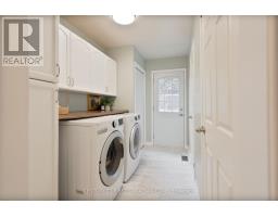 90 MERIDENE CRESCENT W - 14