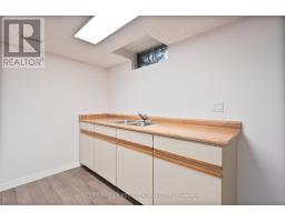 90 MERIDENE CRESCENT W - 36