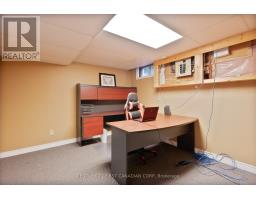 90 MERIDENE CRESCENT W - 38