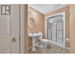 33 JUNIPER CRESCENT - 22