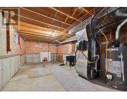 33 JUNIPER CRESCENT - 23