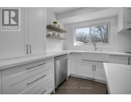 700 GLENGYLE CRESCENT - 11