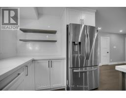 700 GLENGYLE CRESCENT - 13