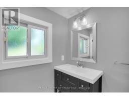 700 GLENGYLE CRESCENT - 19