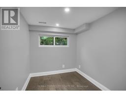 700 GLENGYLE CRESCENT - 25