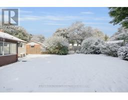 700 GLENGYLE CRESCENT - 33