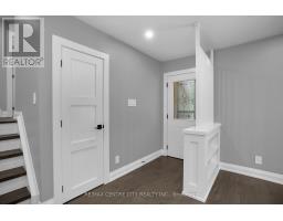 700 GLENGYLE CRESCENT - 5