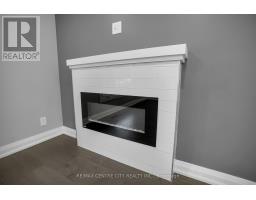 700 GLENGYLE CRESCENT - 8