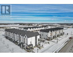 66 - 1595 CAPRI CRESCENT - 4