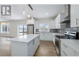 70 ROYAL CRESCENT - 12