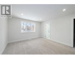 70 ROYAL CRESCENT - 23