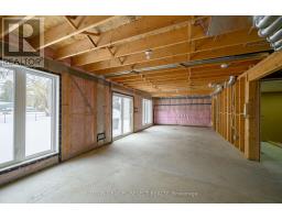 70 ROYAL CRESCENT - 33