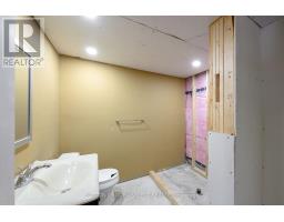 70 ROYAL CRESCENT - 37