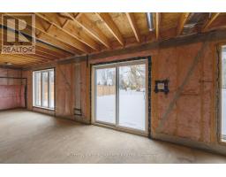 70 ROYAL CRESCENT - 38