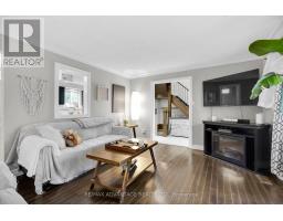 443 SANDRINGHAM CRESCENT - 12