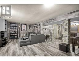 443 SANDRINGHAM CRESCENT - 31