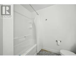 28 - 1870 ALDERSBROOK GATE - 17