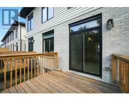 28 - 1870 ALDERSBROOK GATE - 22