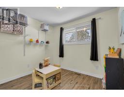 25 HAWKESBURY AVENUE - 15