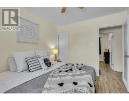 25 HAWKESBURY AVENUE - 18