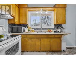 25 HAWKESBURY AVENUE - 20