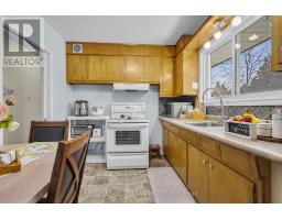 25 HAWKESBURY AVENUE - 21