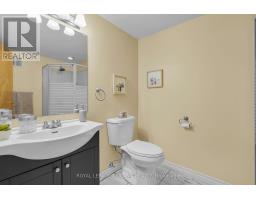 25 HAWKESBURY AVENUE - 30