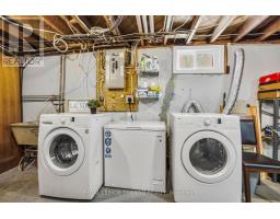 25 HAWKESBURY AVENUE - 32