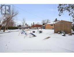 25 HAWKESBURY AVENUE - 34