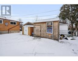 25 HAWKESBURY AVENUE - 36