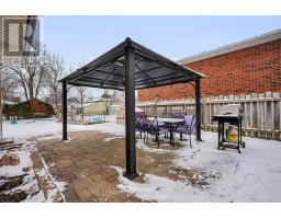 25 HAWKESBURY AVENUE - 39