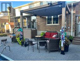 39 LUTON CRESCENT - 11