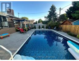 39 LUTON CRESCENT - 14