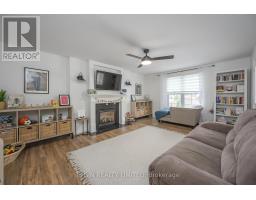 39 LUTON CRESCENT - 20